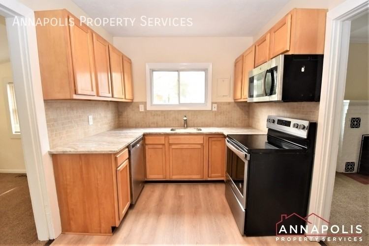 1395 Bayside Dr - Photo 2 of 34