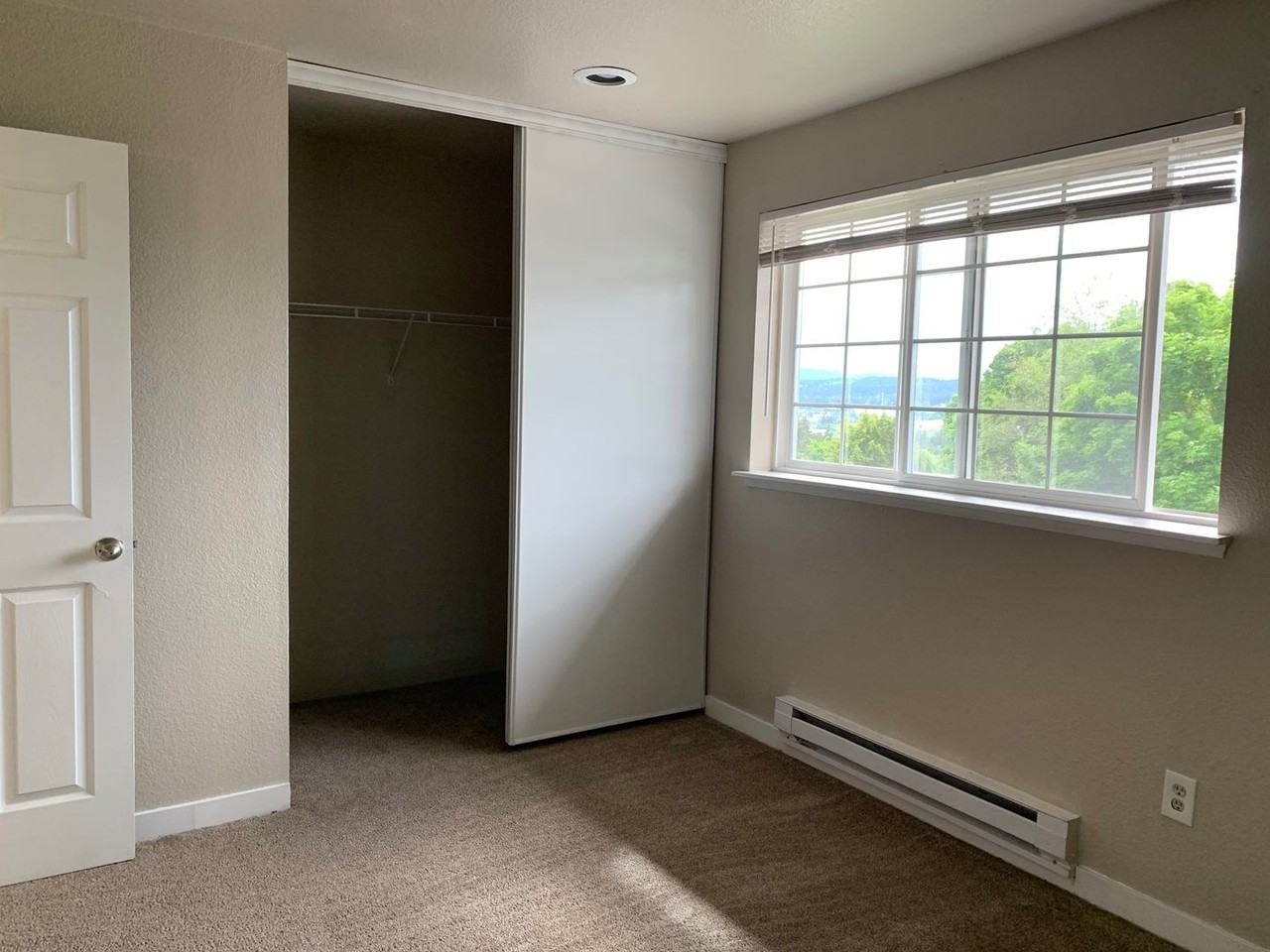 Signature Townhomes - Photo 7 of 29