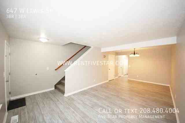 647 W Lewis St - Photo 2 of 11