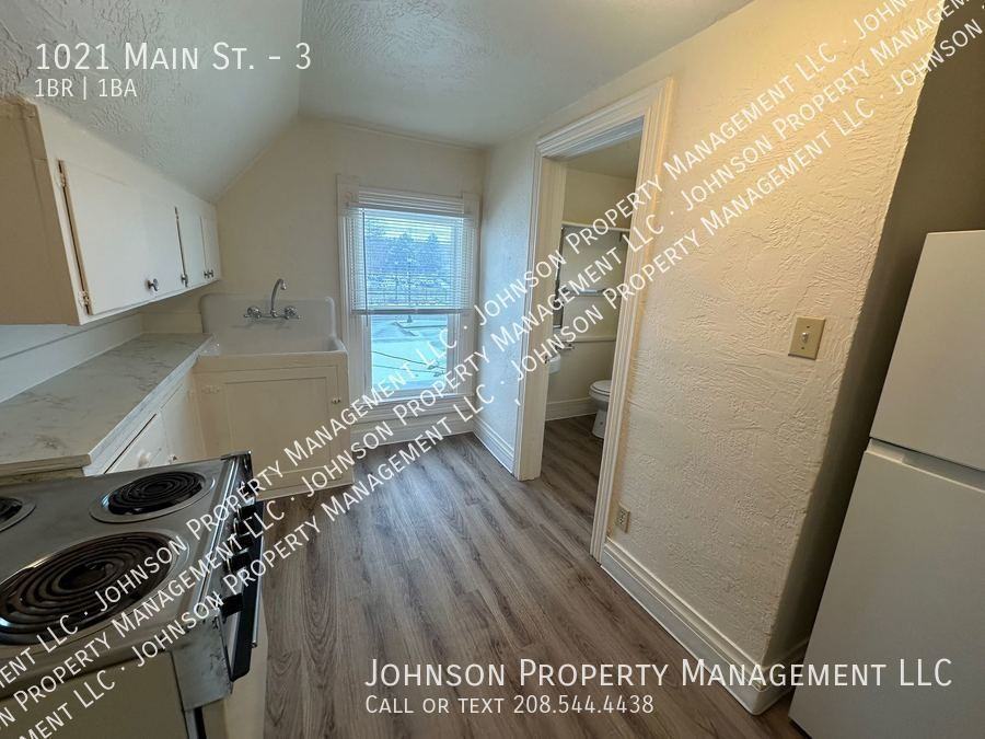 1021 Main St #3 - Photo 2 of 11