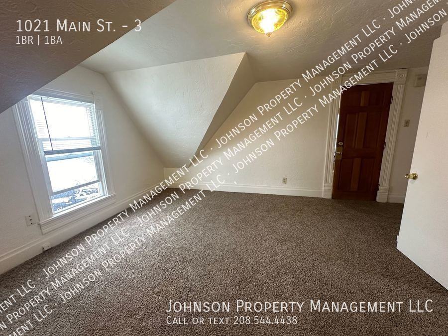 1021 Main St #3 - Photo 5 of 11