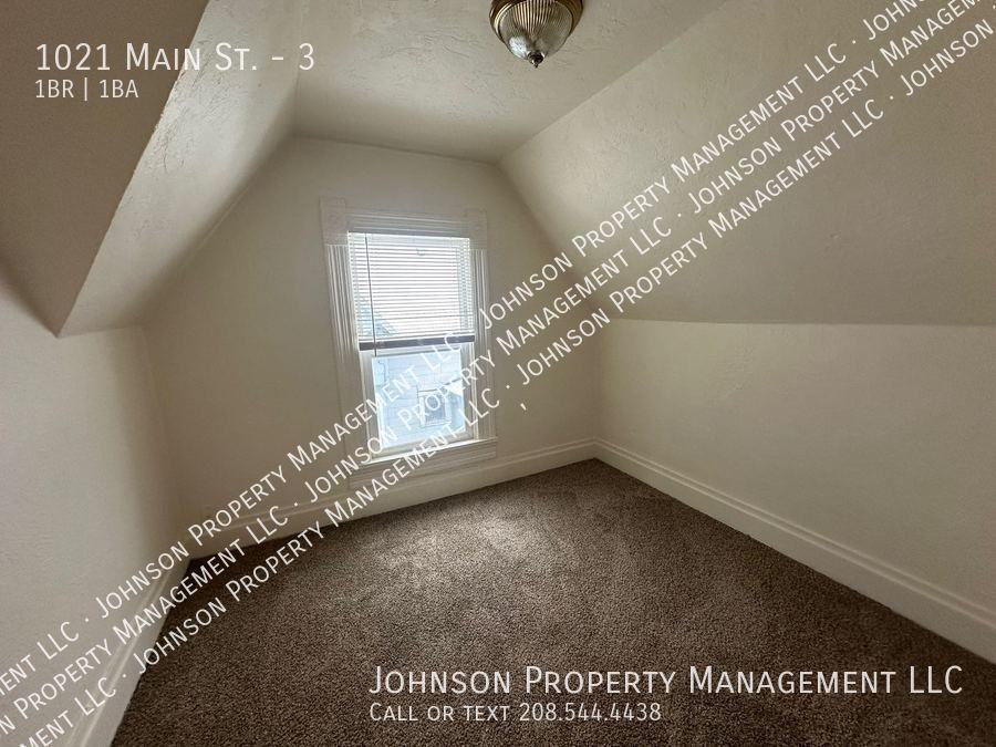 1021 Main St #3 - Photo 7 of 11