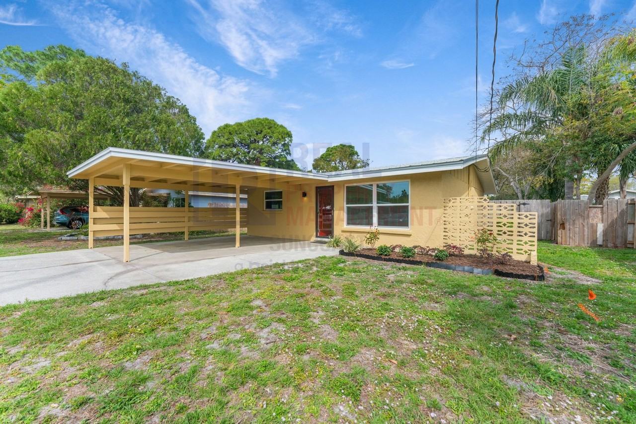 2375 Wood St - Photo 2 of 34