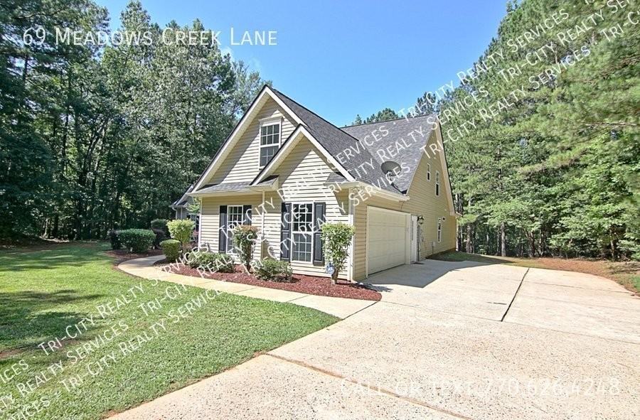 69 Meadows Creek Ln - Photo 2 of 36