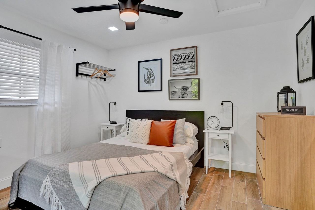3218 Se 11th St #B - Photo 3 of 24
