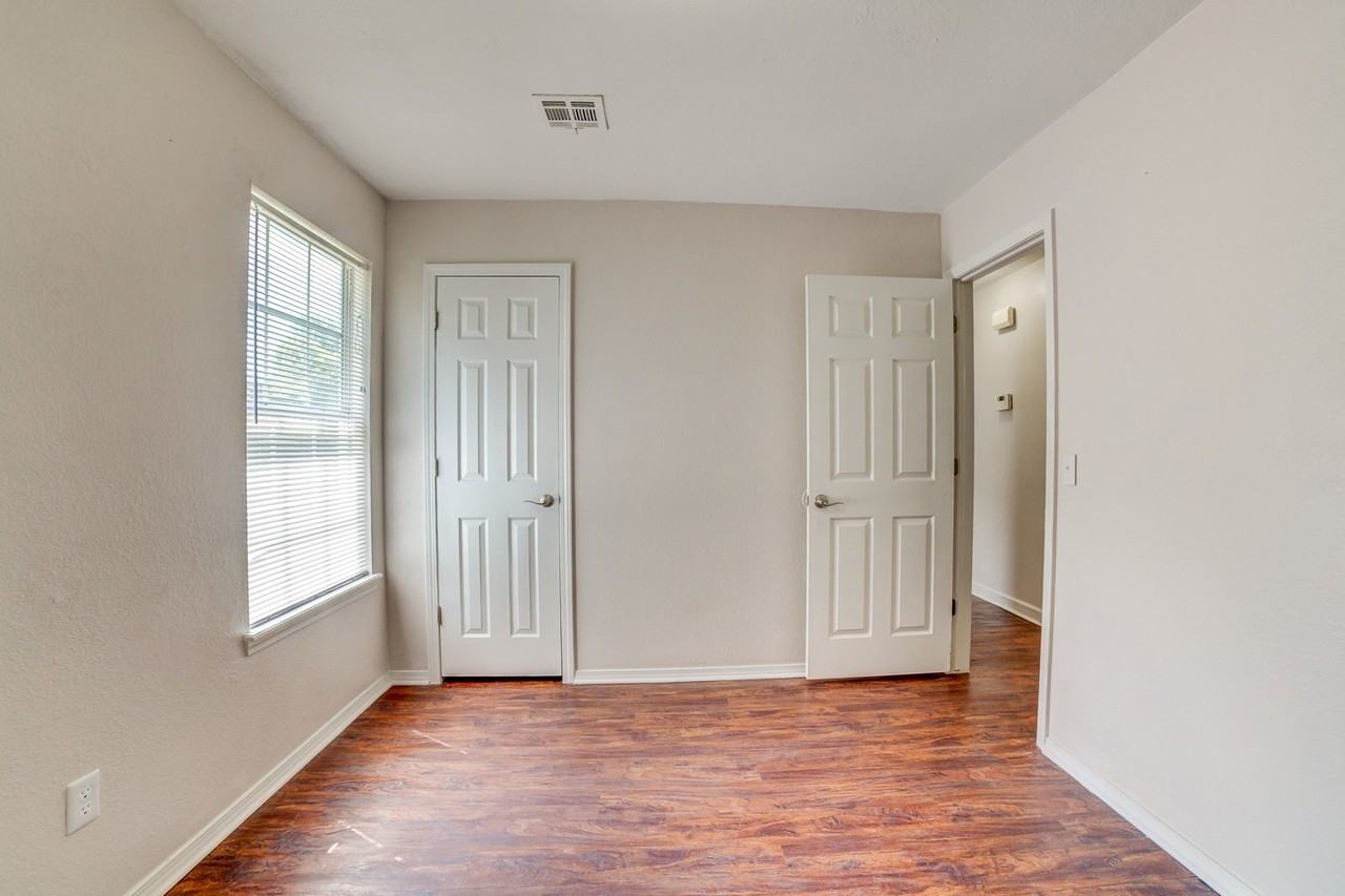 13332 S 91st East Ave - Photo 3 of 20