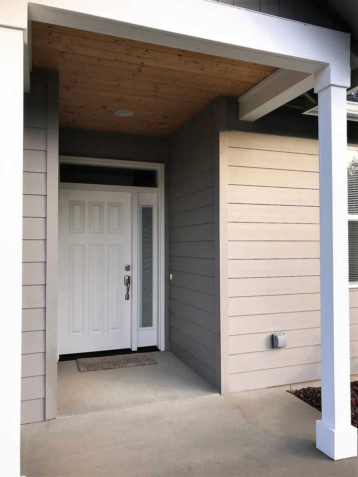 2044 Ne Laurie Vei Loop - Photo 2 of 25