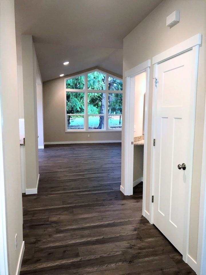 2044 Ne Laurie Vei Loop - Photo 3 of 25