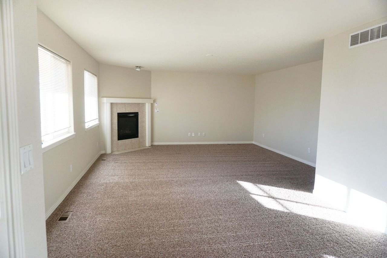 207 S Ursula Ave - Photo 3 of 17