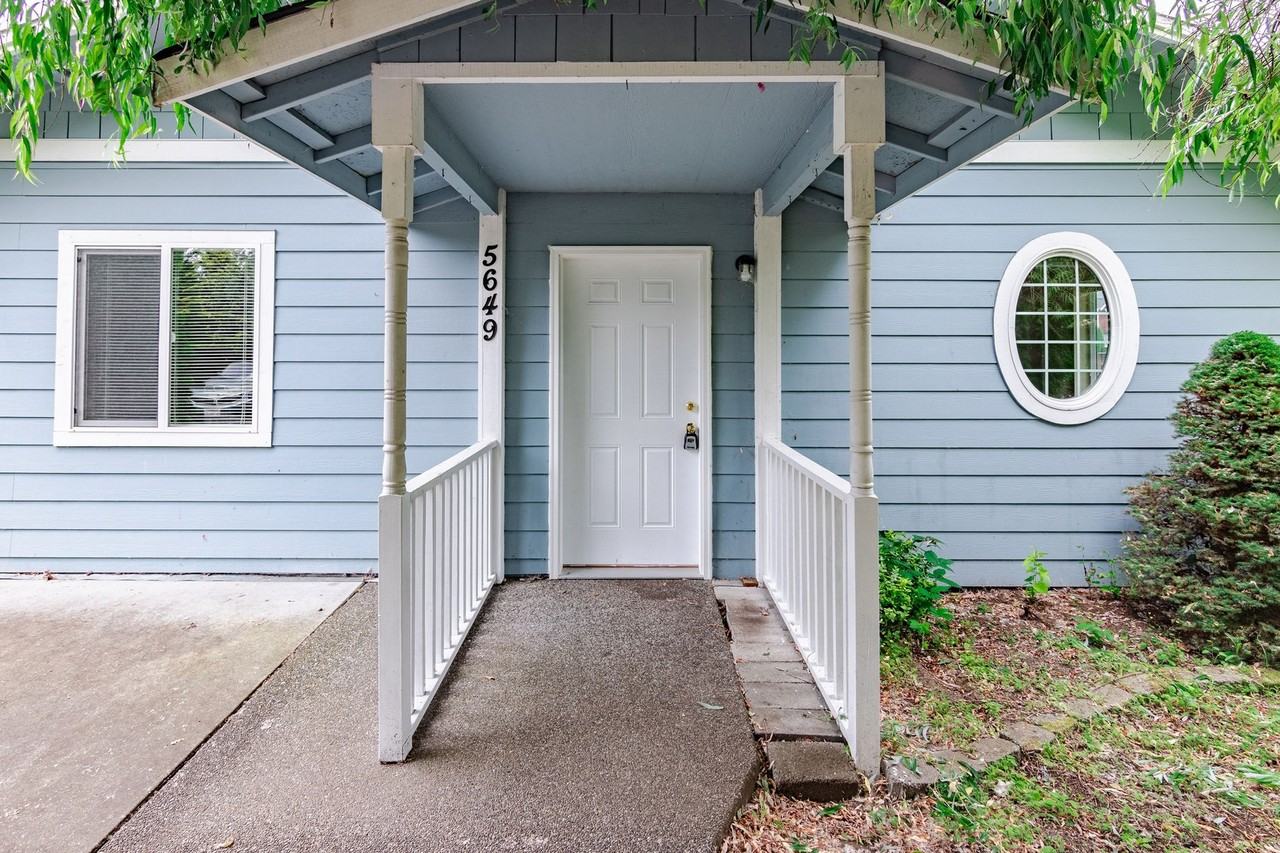 5649 46th Ln Se - Photo 4 of 22