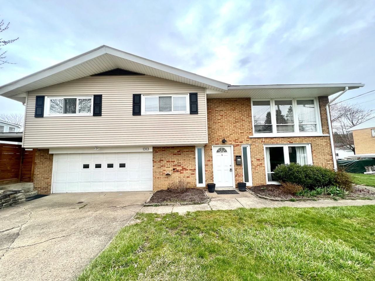 1313 Sampson St - Photo 3 of 46