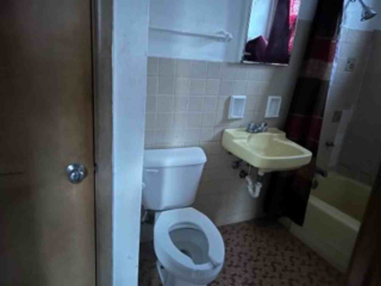 BBI - 04 - Hampton - Photo 3 of 4