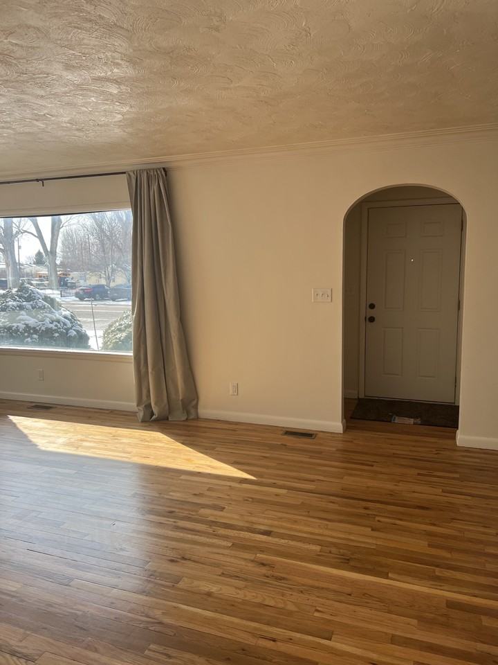 435 S 4th W #NA - Photo 3 of 20