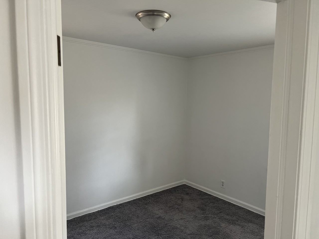 728 N Vernon St #NA - Photo 2 of 8