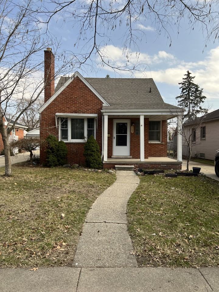 728 N Vernon St #NA - Photo 3 of 8