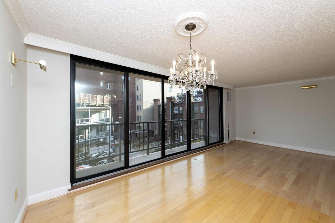 2555 Pennsylvania Ave NW #518 (DC) - Photo 2 of 31