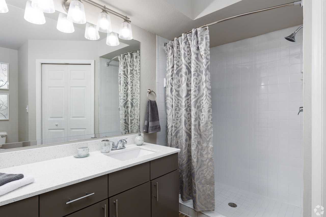 The Summit at MetroWest - Photo 5 of 25