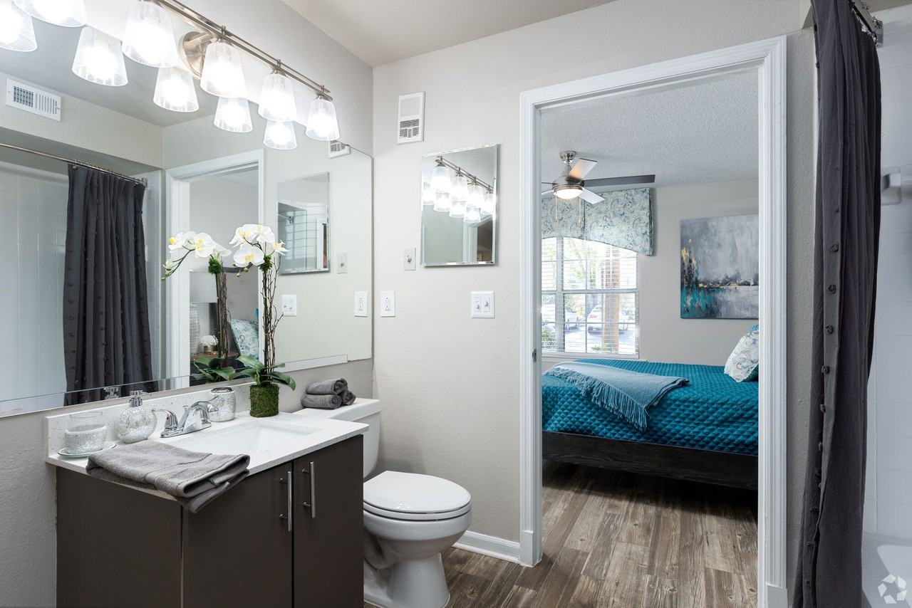 The Summit at MetroWest - Photo 6 of 25