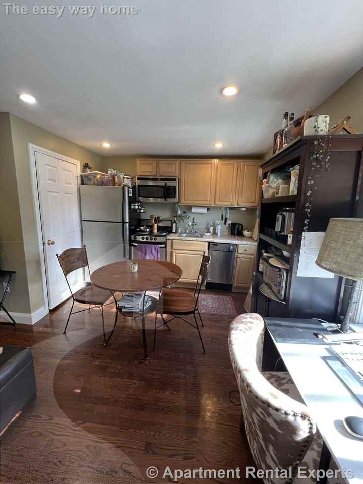 735 Somerville Ave #1 - Photo 3 of 13