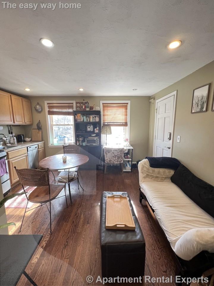 735 Somerville Ave #1 - Photo 4 of 13