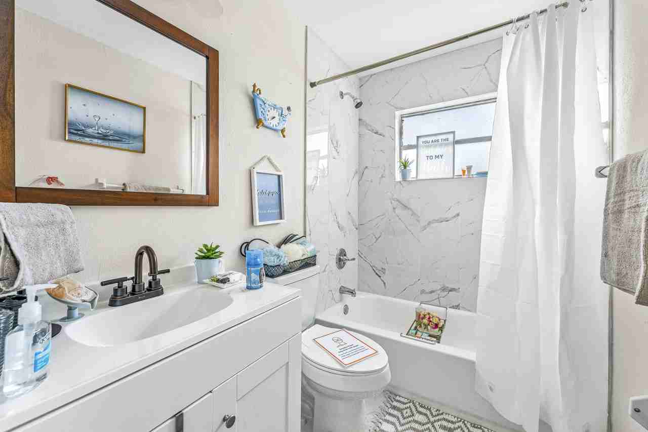 Rivo Alto Ave - Photo 2 of 9