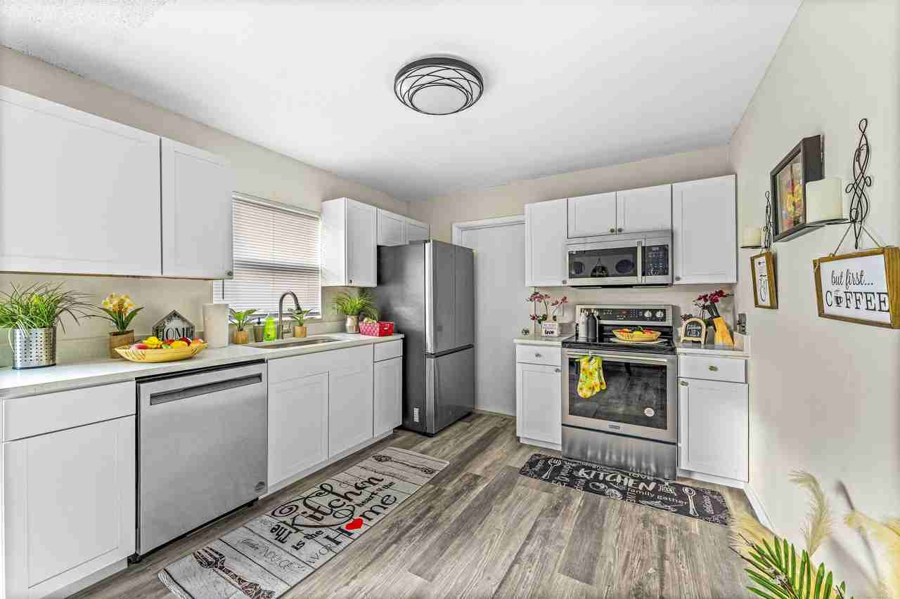 Rivo Alto Ave - Photo 3 of 9