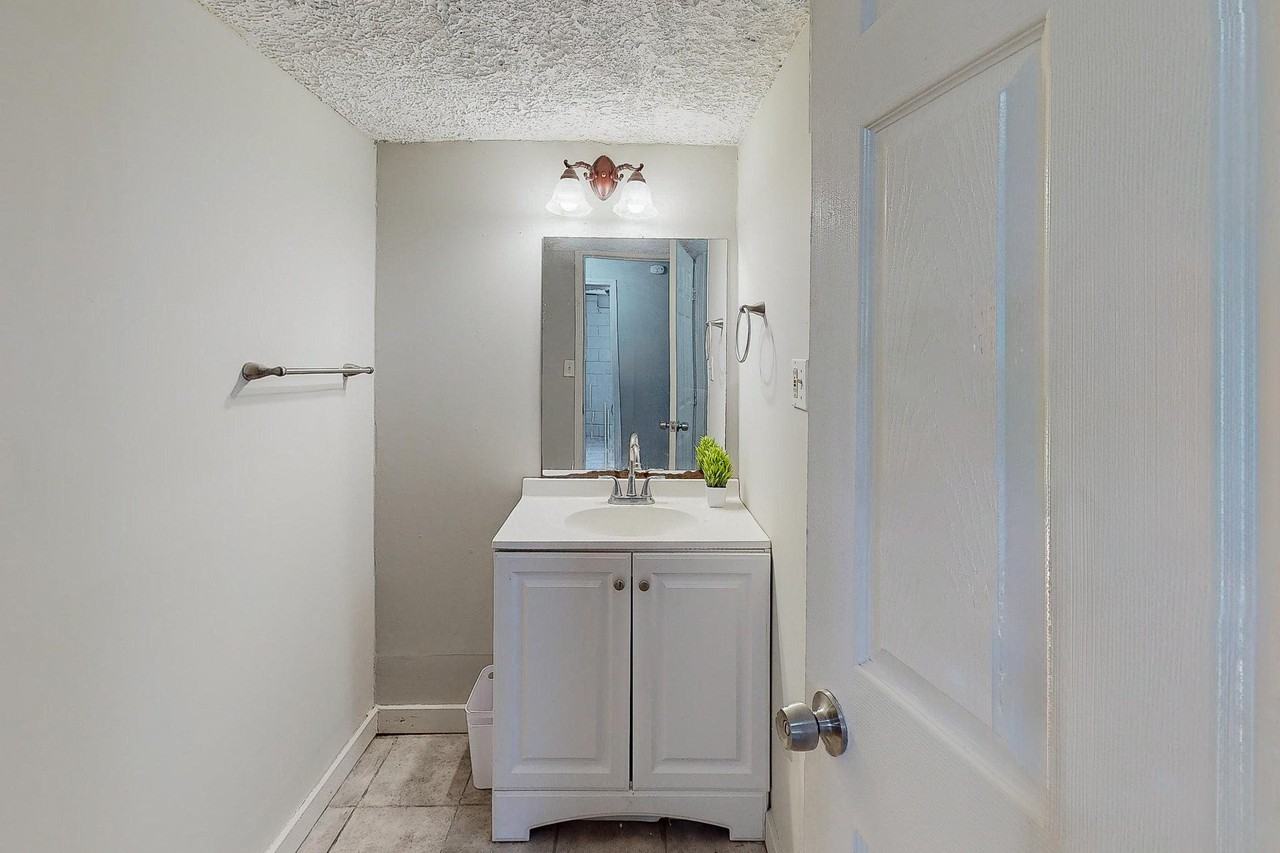 Paul Ct - Photo 2 of 14