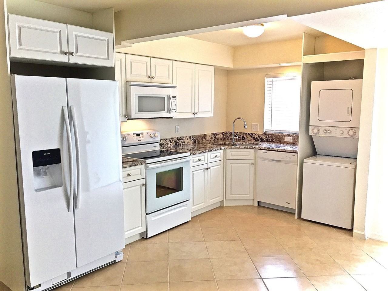 1728 8th St - Photo 2 of 12