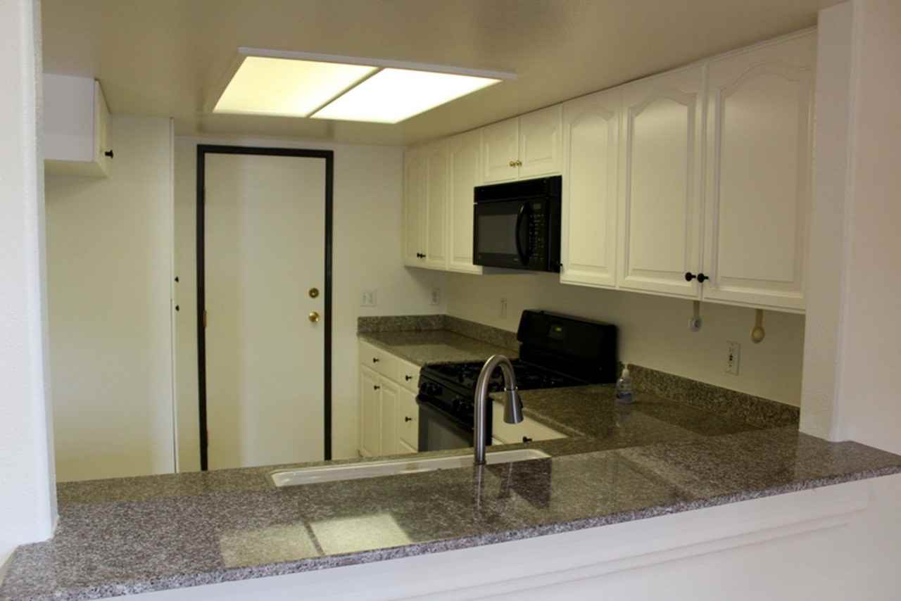 657 Wild Rose Ln - Photo 3 of 14