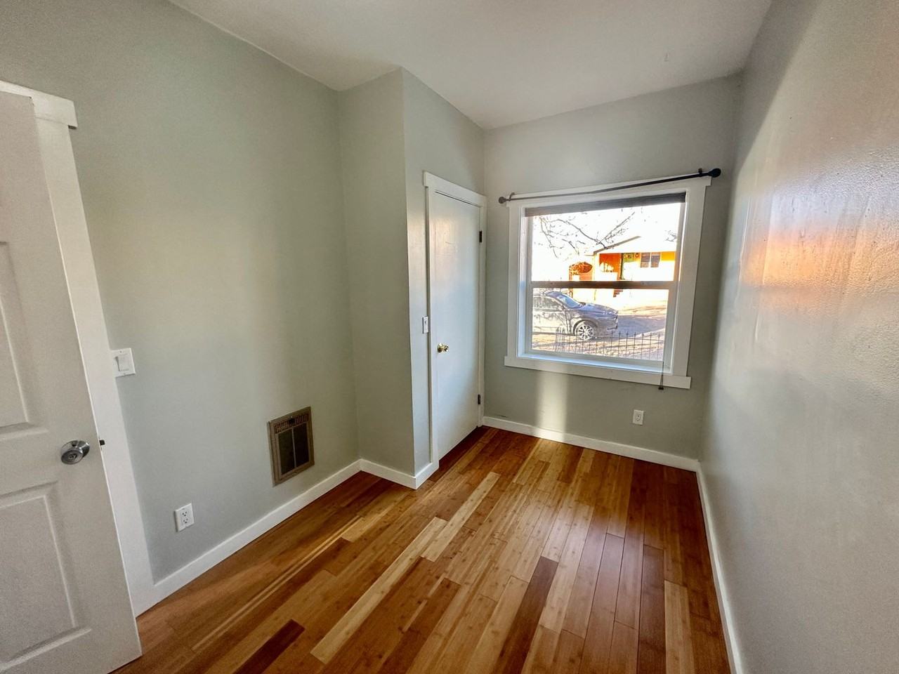 3814 Kalamath St - Photo 4 of 17