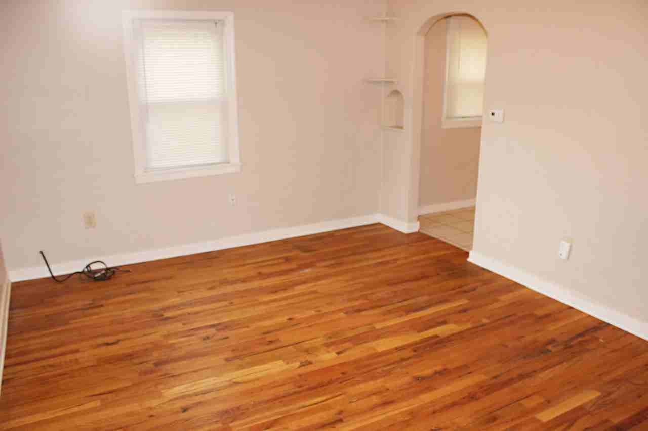 1317 W Mulberry St - Photo 2 of 8