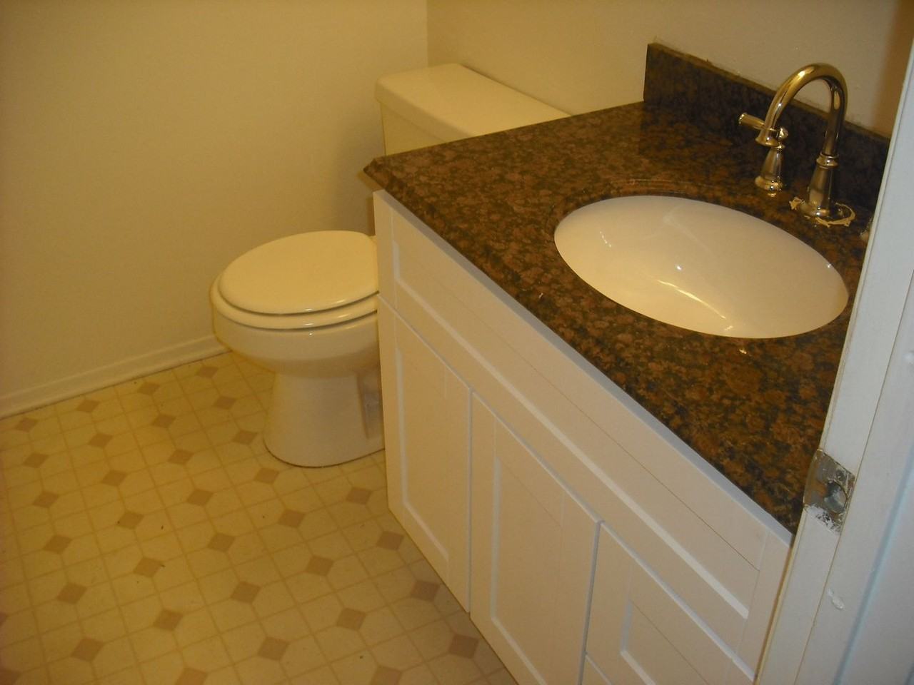 1410 Friedrich Ln Apt B - Photo 5 of 12