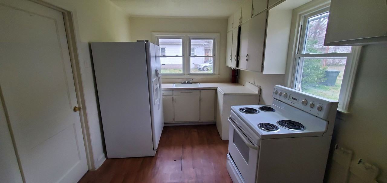 1721 Boone St - Photo 2 of 8