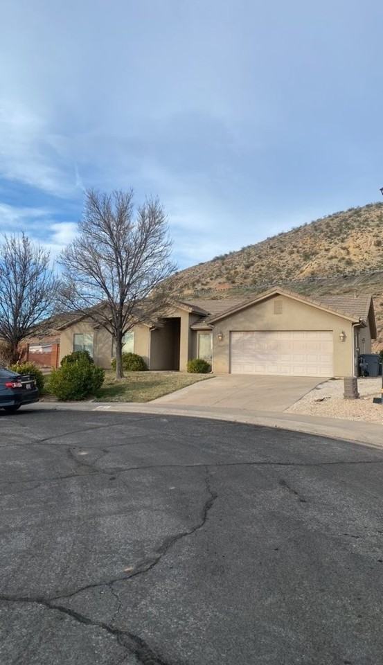 221 E 630 N - Photo 2 of 2