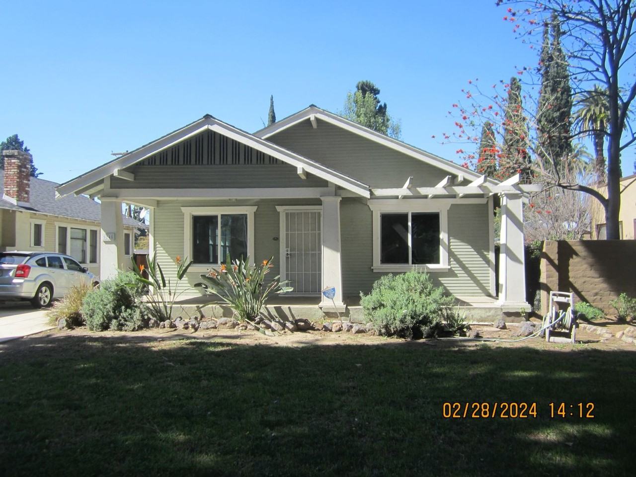 5245 Magnolia Ave - Photo 2 of 24