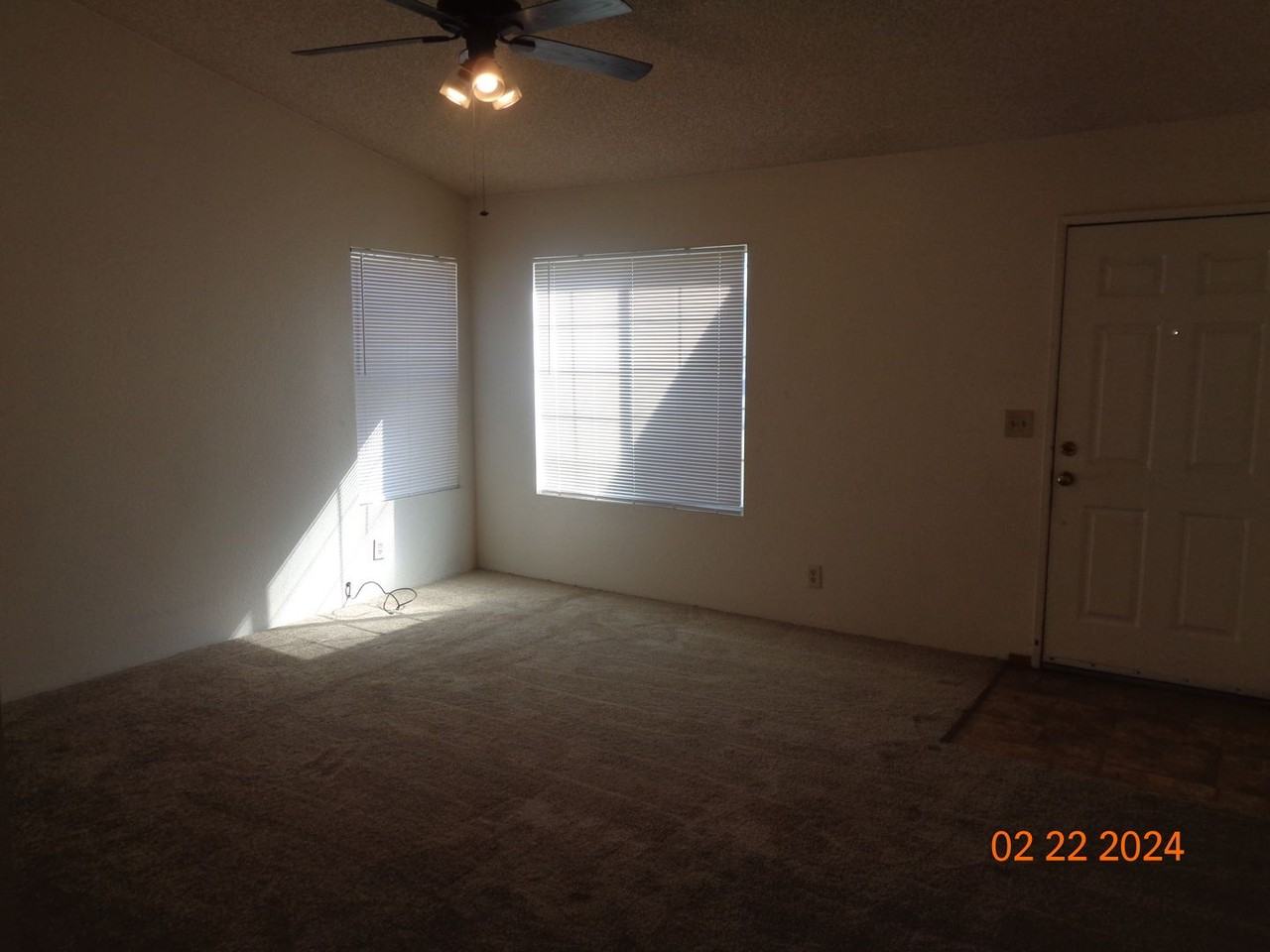 1165 Barrington Ave - Photo 3 of 16