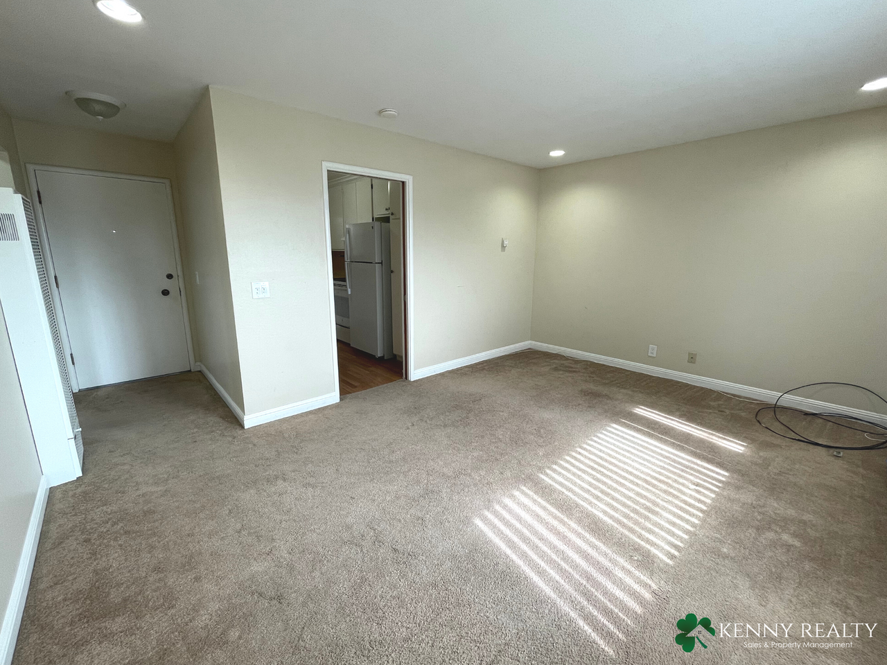 4 Maple Ave #4 - Photo 5 of 12