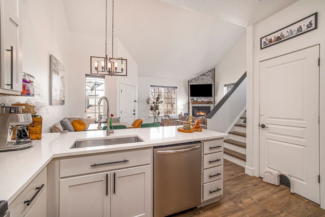 766 S Depew St - Photo 4 of 20