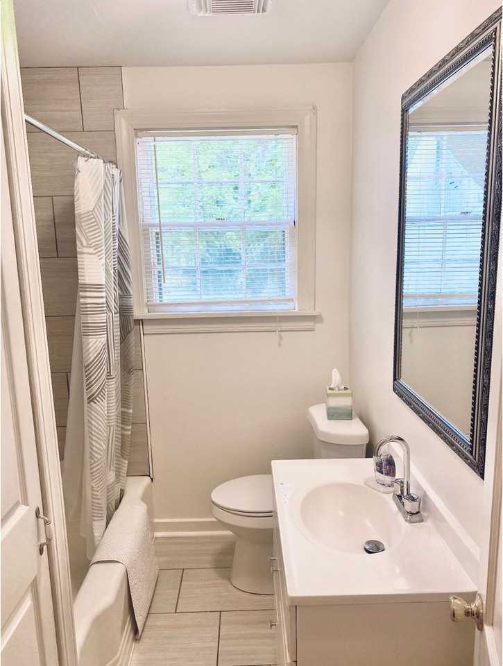103 N Laurel St #A - Photo 6 of 8
