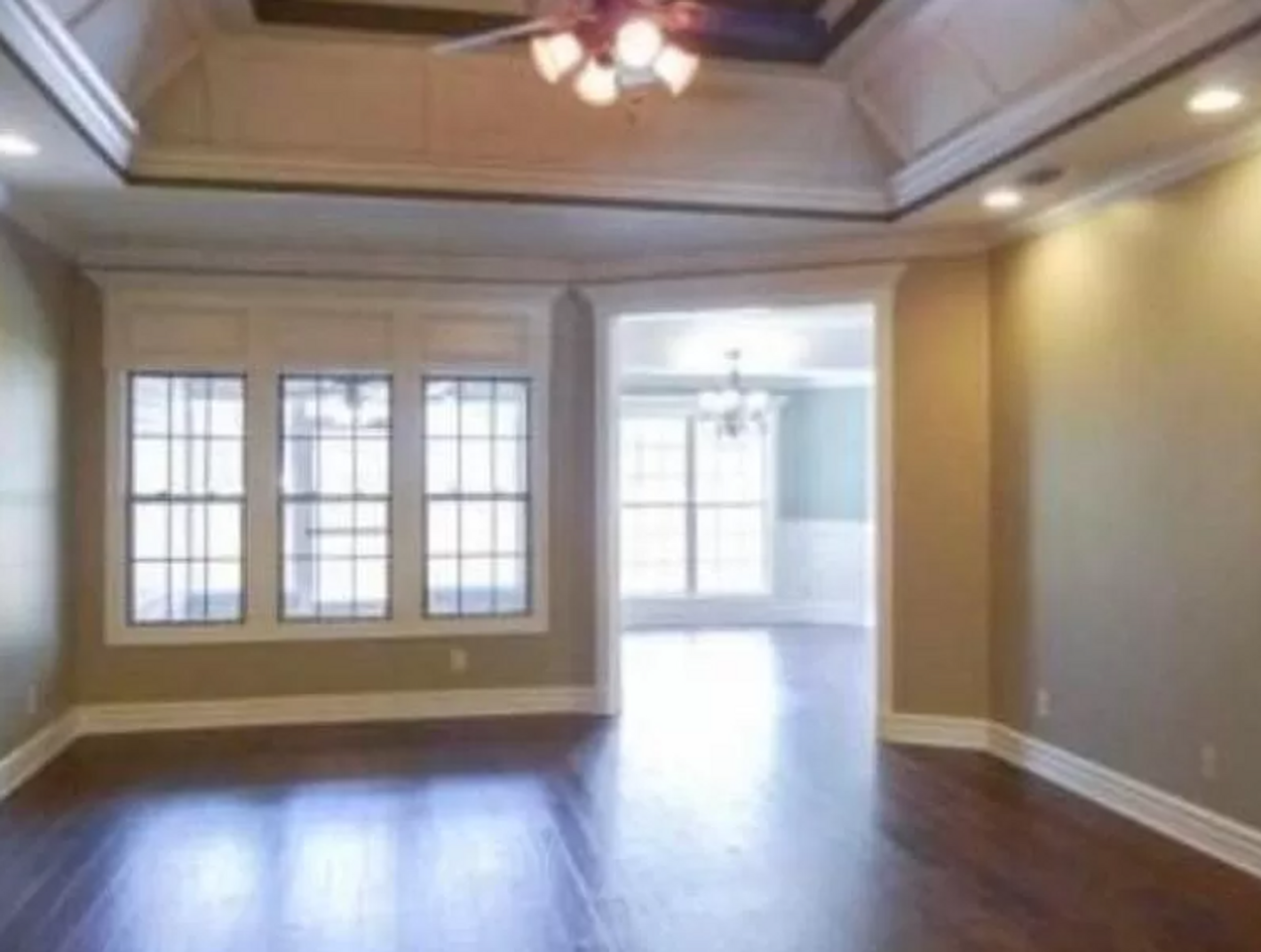 4347 Kenilworth Cir - Photo 2 of 8