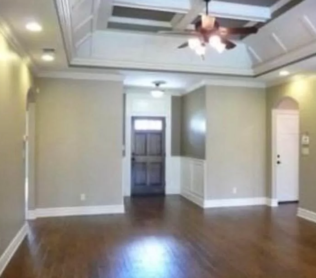 4347 Kenilworth Cir - Photo 3 of 8
