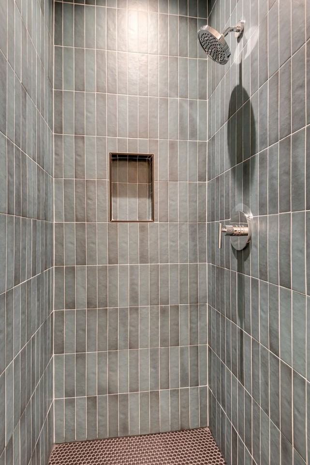 862 W Sharpe Ave #4 - Photo 4 of 31