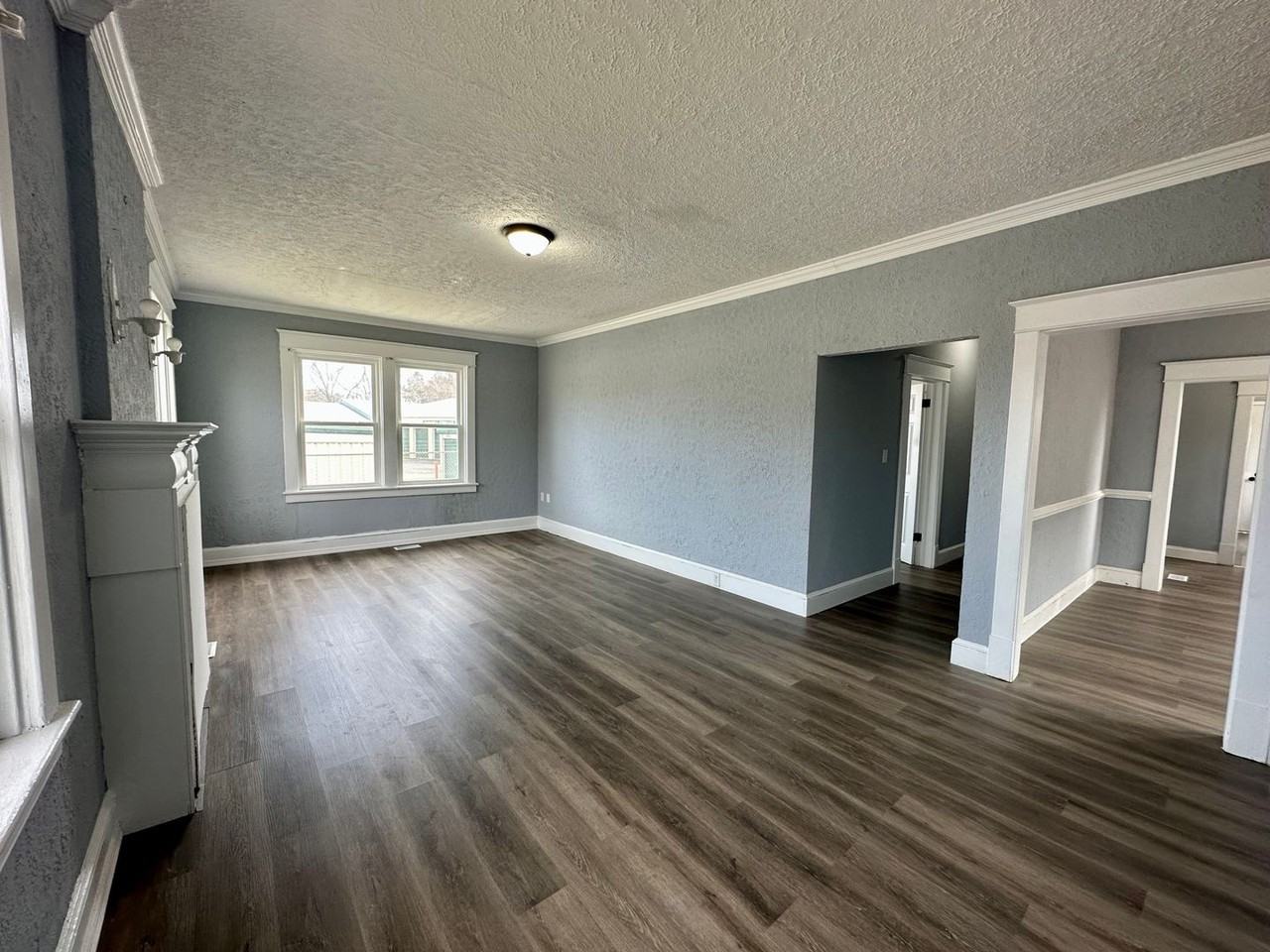 627 S Main St - Photo 3 of 13