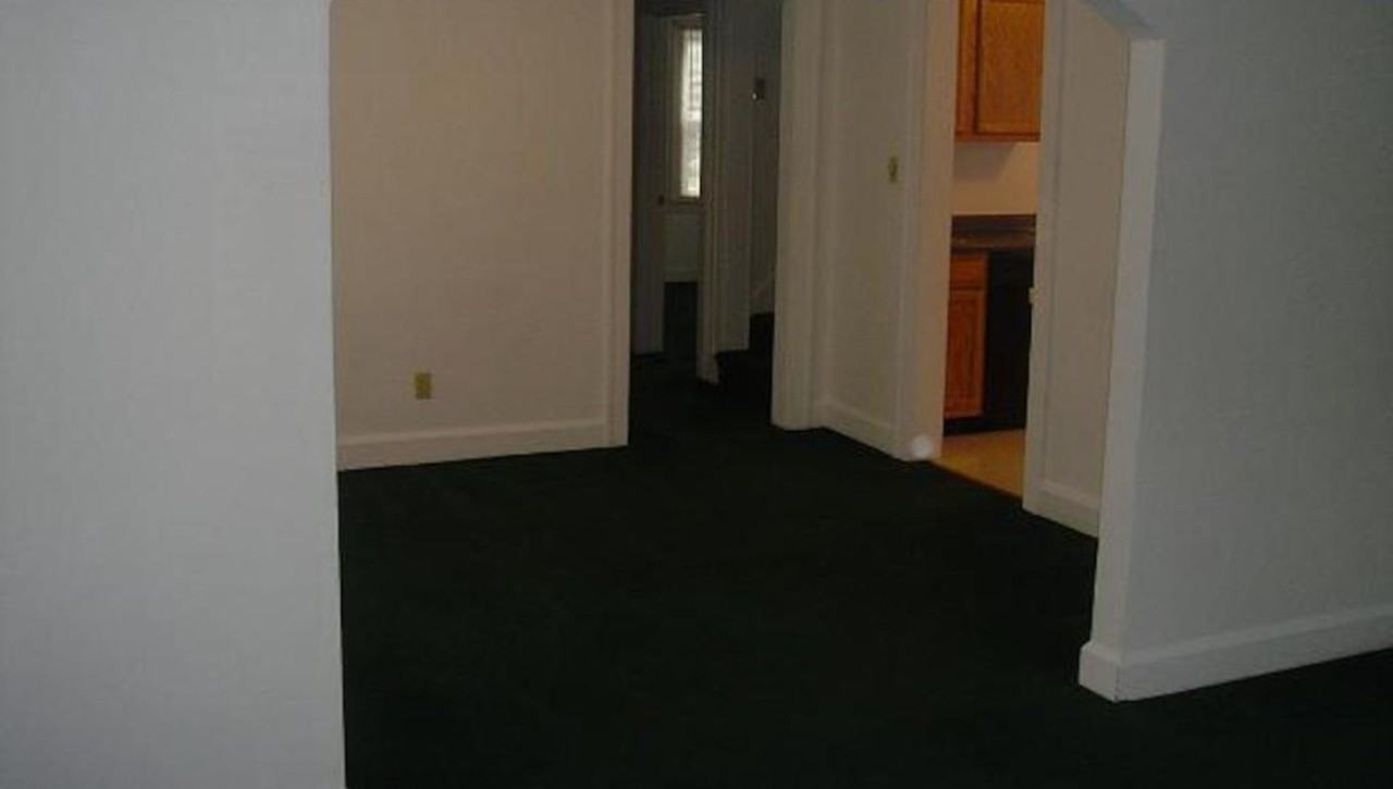 1220 W Abbott St - Photo 2 of 8