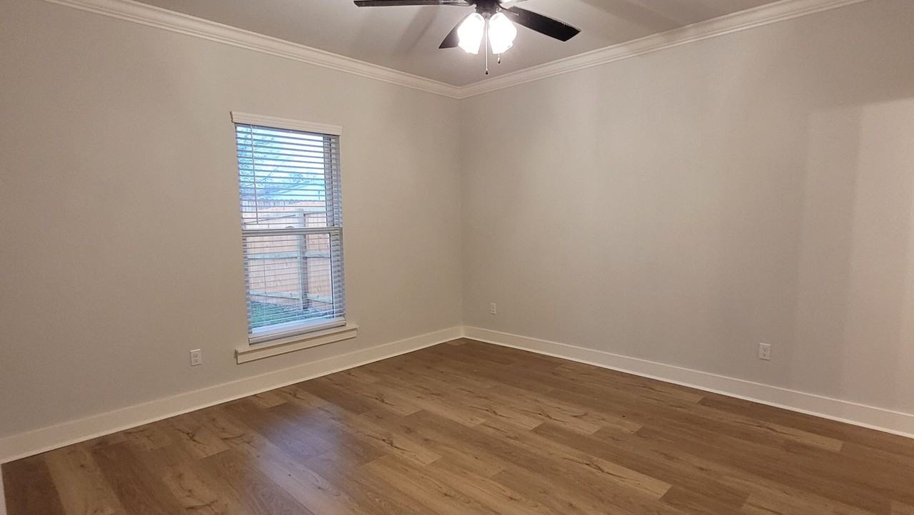 8739 Lockhart Rd - Photo 4 of 9