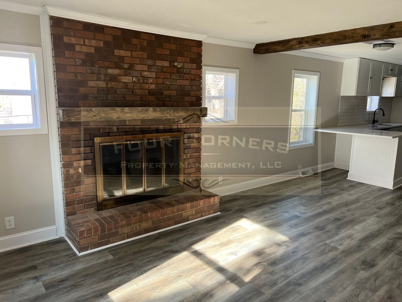 127 E Walker Ave - Photo 2 of 13