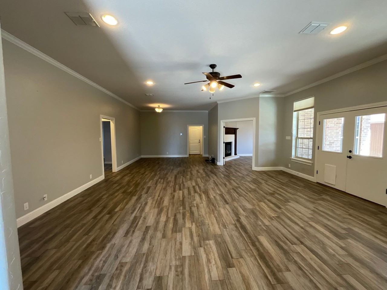 1106 Castle Rock Ct - Photo 2 of 35