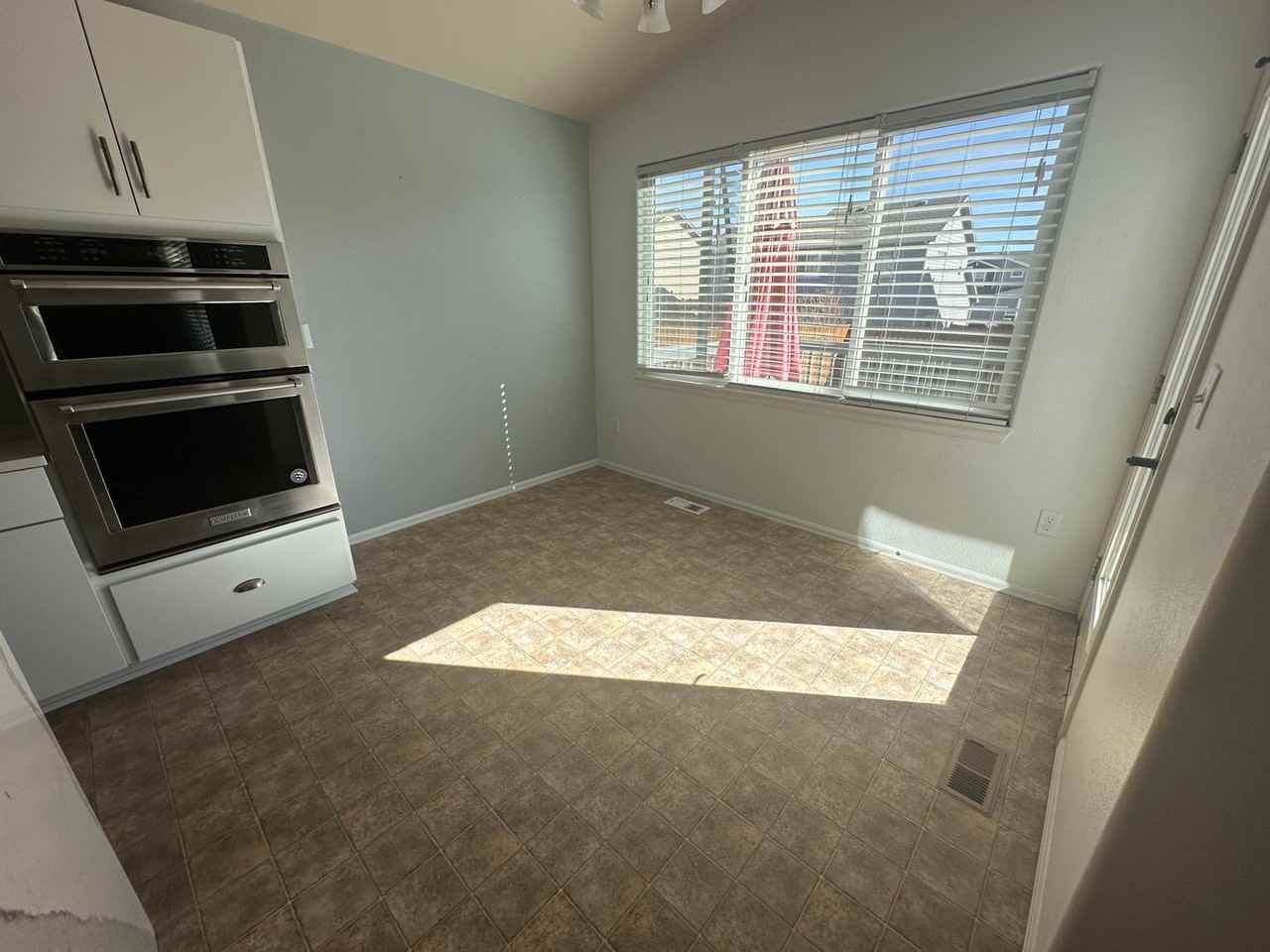 4523 Brylie Way - Photo 5 of 19