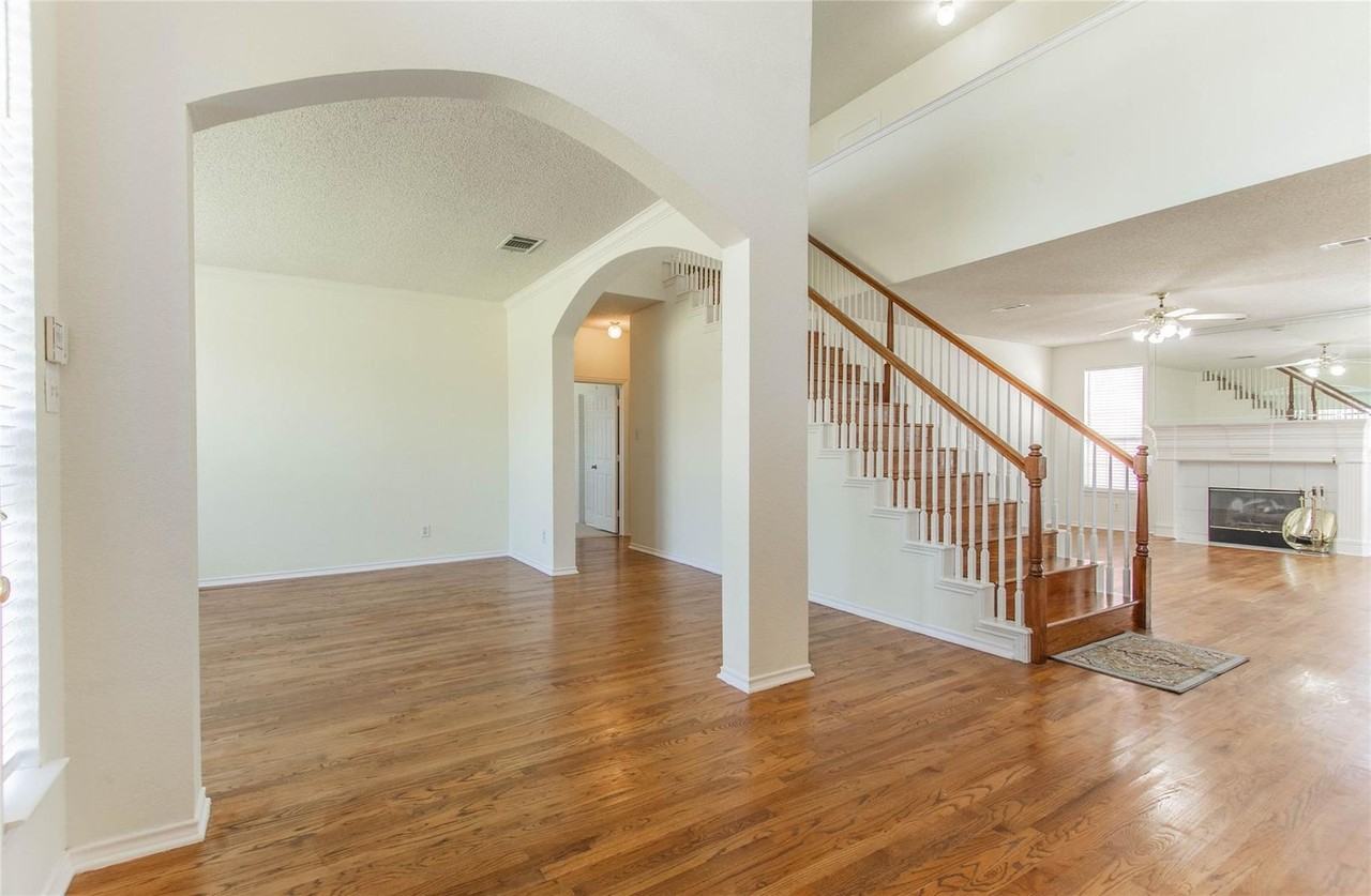 4136 Los Altos Drive - Photo 6 of 31