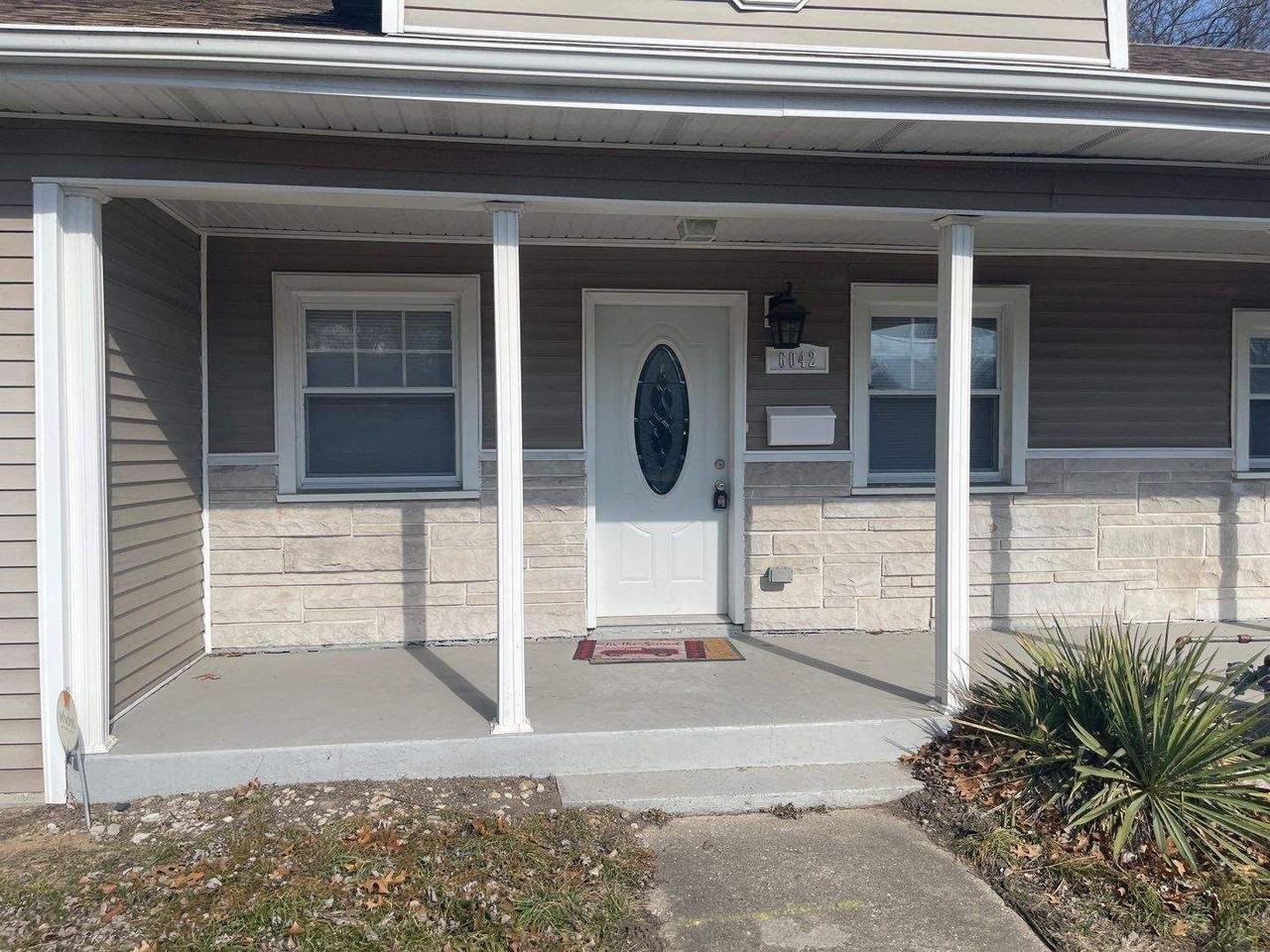 6042 Birch Ave - Photo 2 of 25